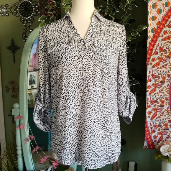 New York & Company Tops - New York & Co. Long sleeve pull over blouse